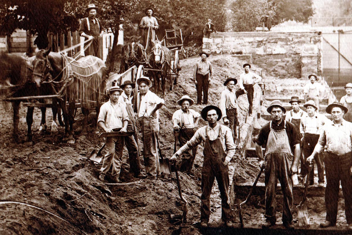 Canal__Portage_Locks__Workers_at_Rest_from_Digging.jpg